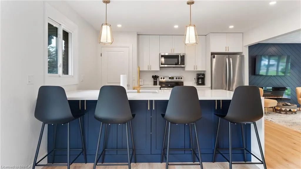 25 Seneca Crescent