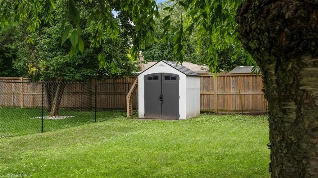 25 Seneca Crescent