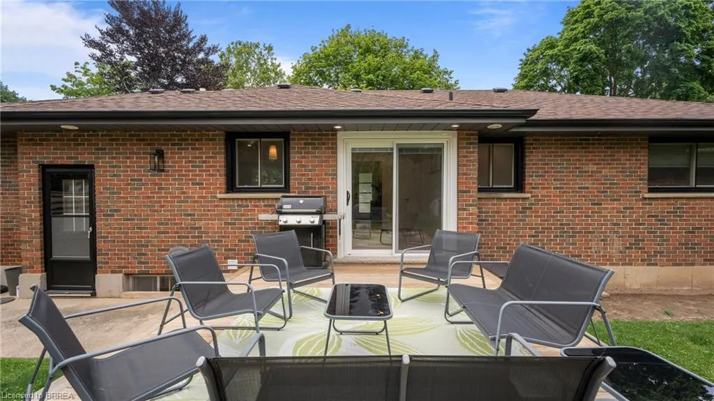 25 Seneca Crescent