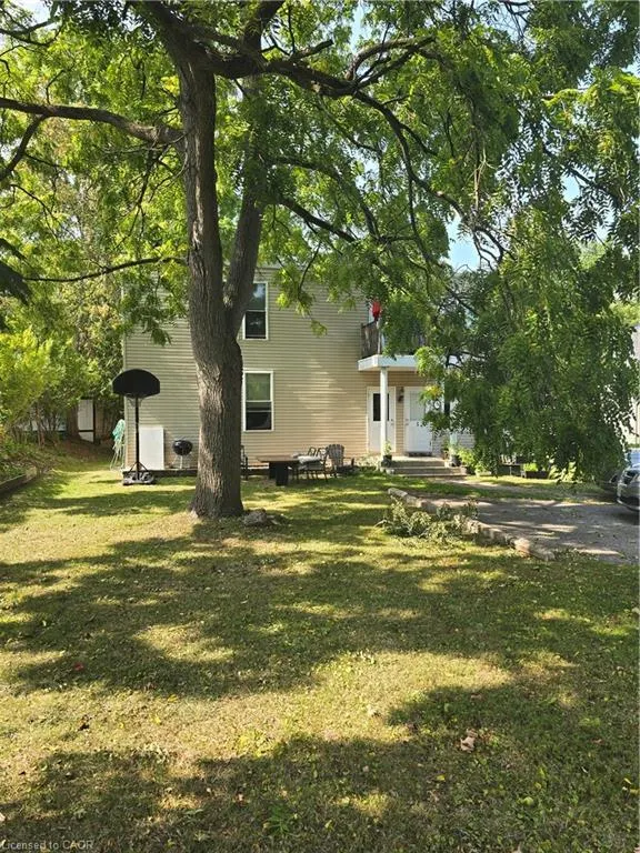 74 William Street W