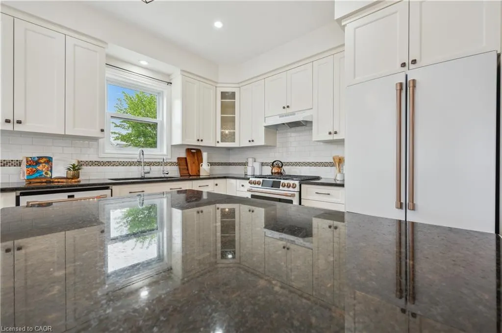 450 Applegate Court
