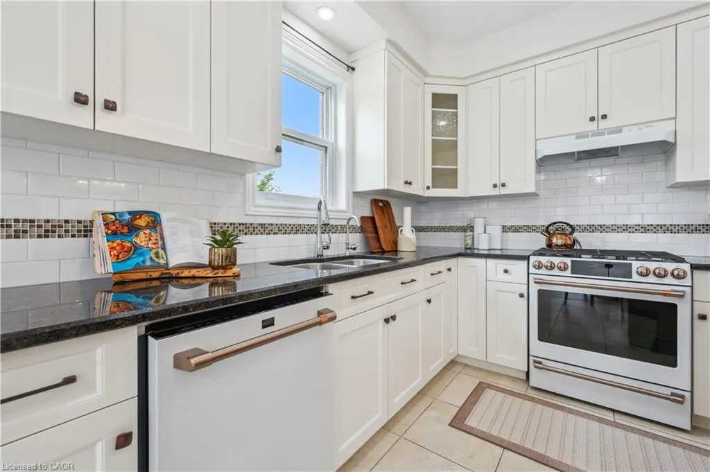 450 Applegate Court