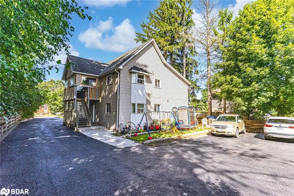 81 Innisfil Street