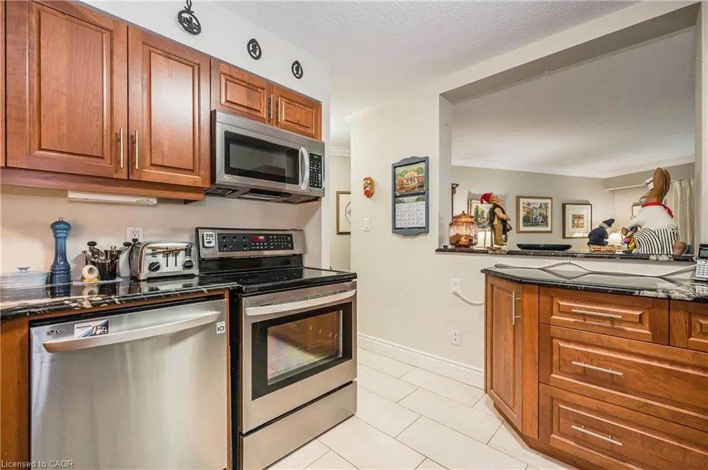250 Glenridge Drive S, #1106