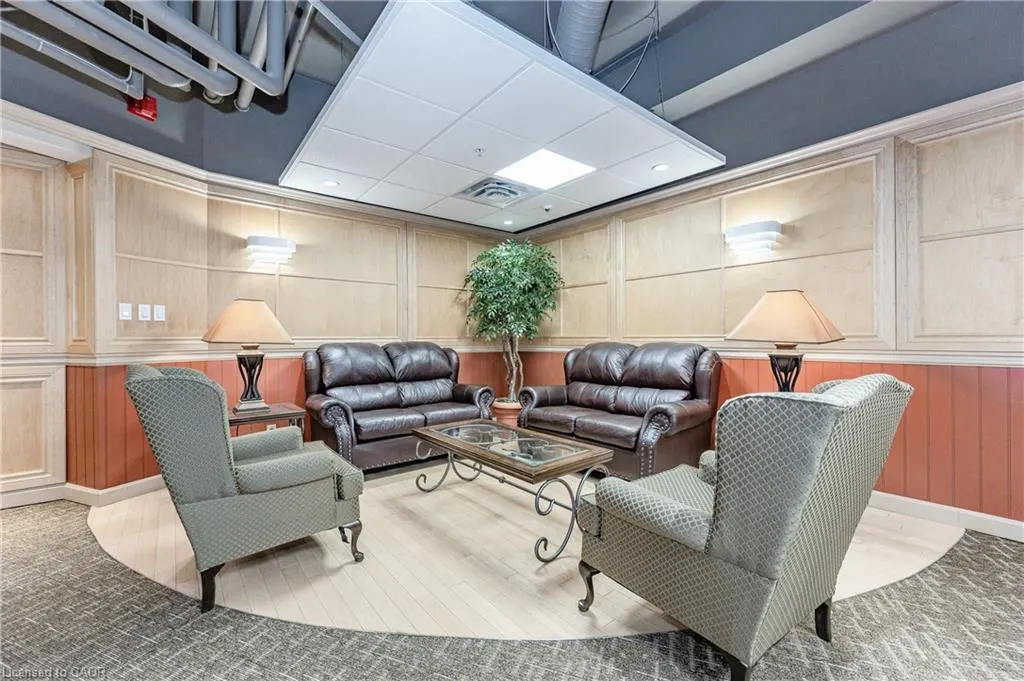 250 Glenridge Drive S, #1106