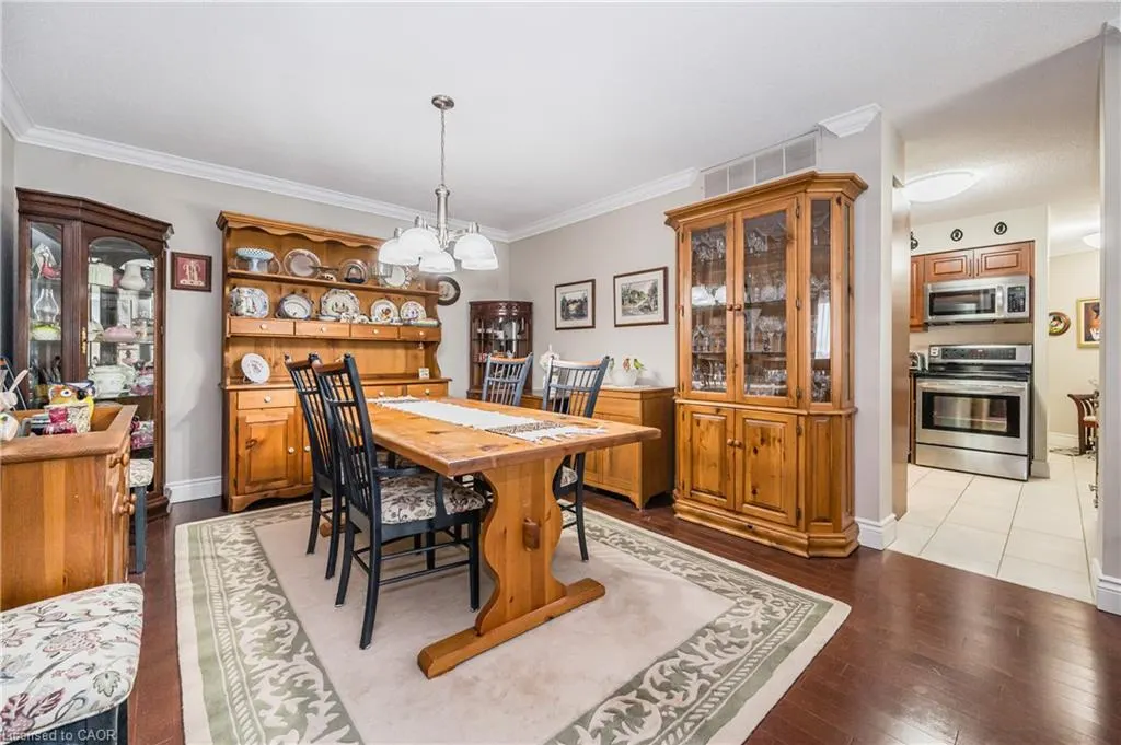 250 Glenridge Drive S, #1106