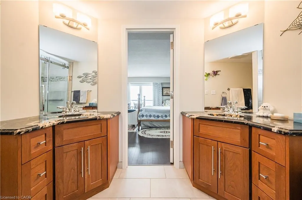 250 Glenridge Drive S, #1106