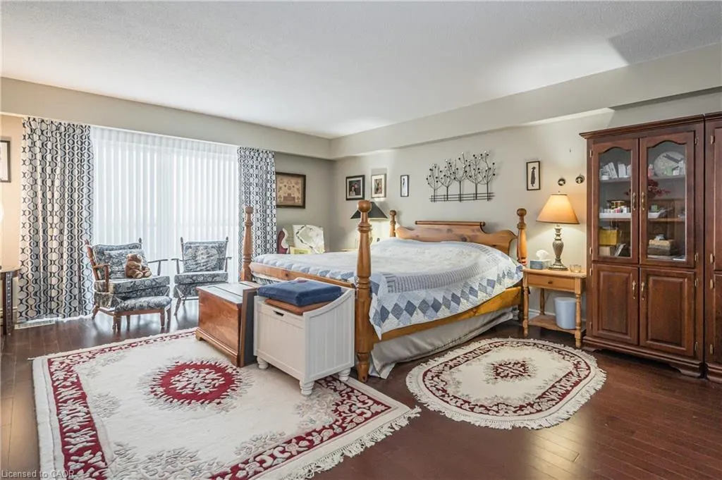 250 Glenridge Drive S, #1106