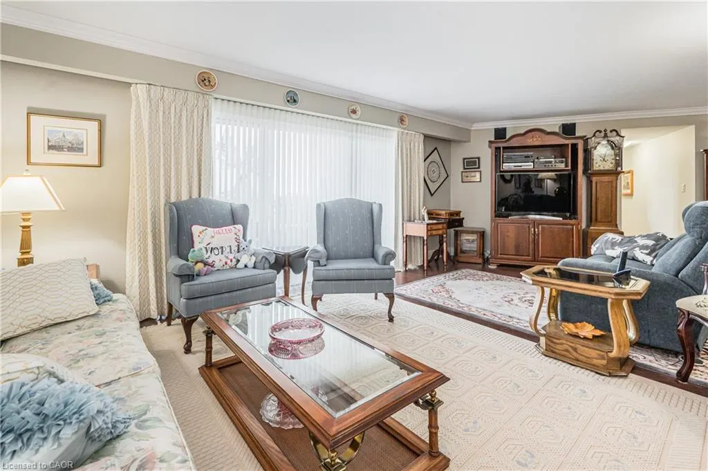 250 Glenridge Drive S, #1106