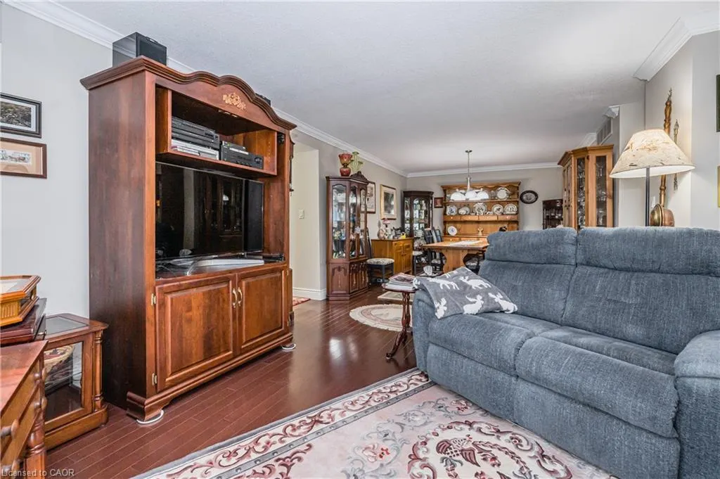 250 Glenridge Drive S, #1106