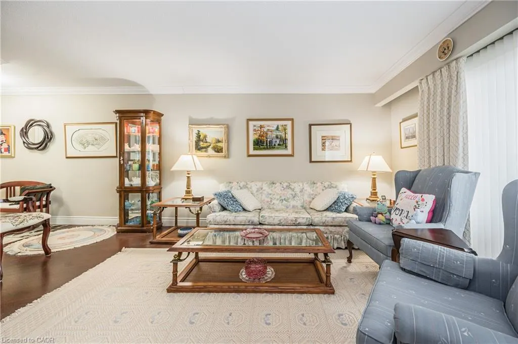 250 Glenridge Drive S, #1106