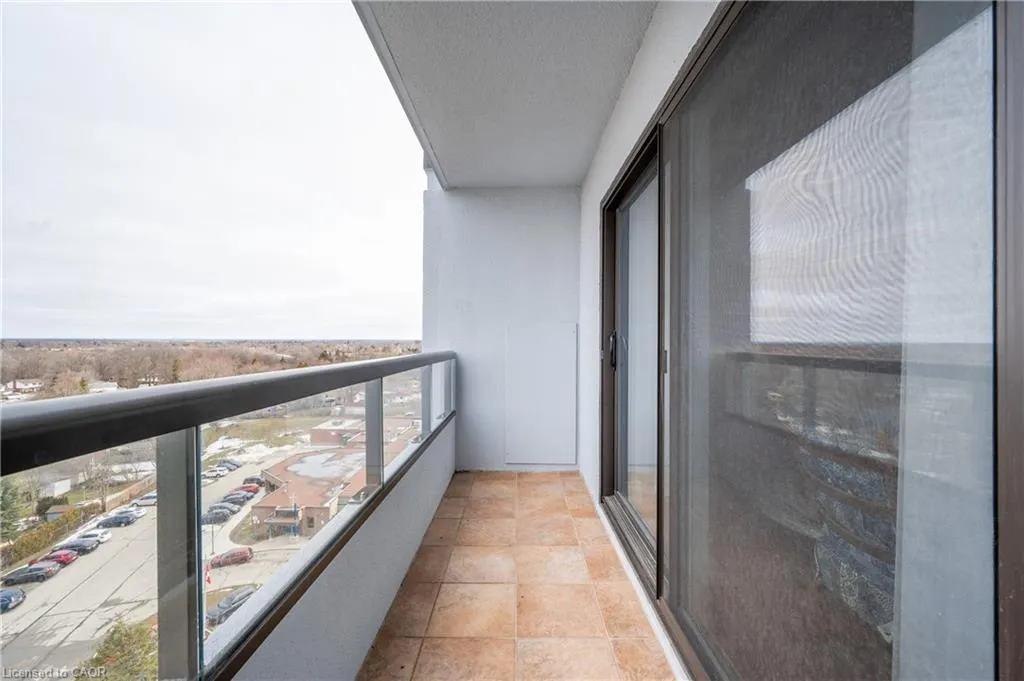 250 Glenridge Drive S, #1106