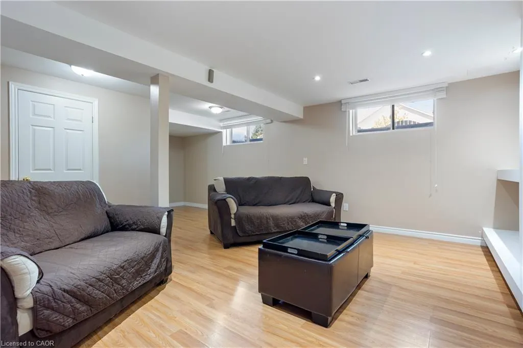 2 Donnenwerth Drive