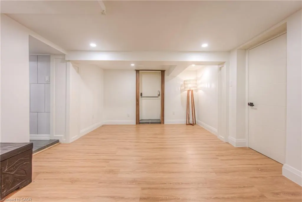 102 William Street W