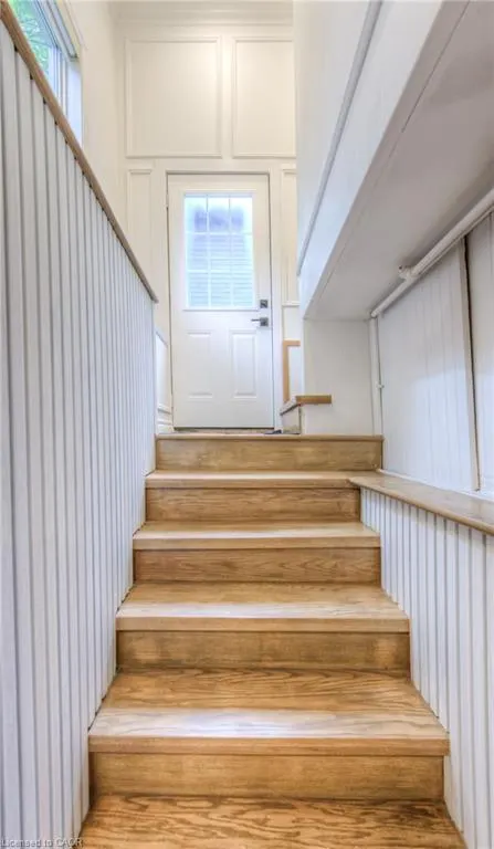 102 William Street W