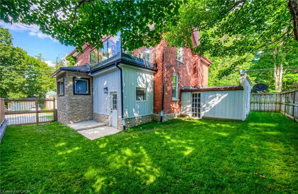 102 William Street W
