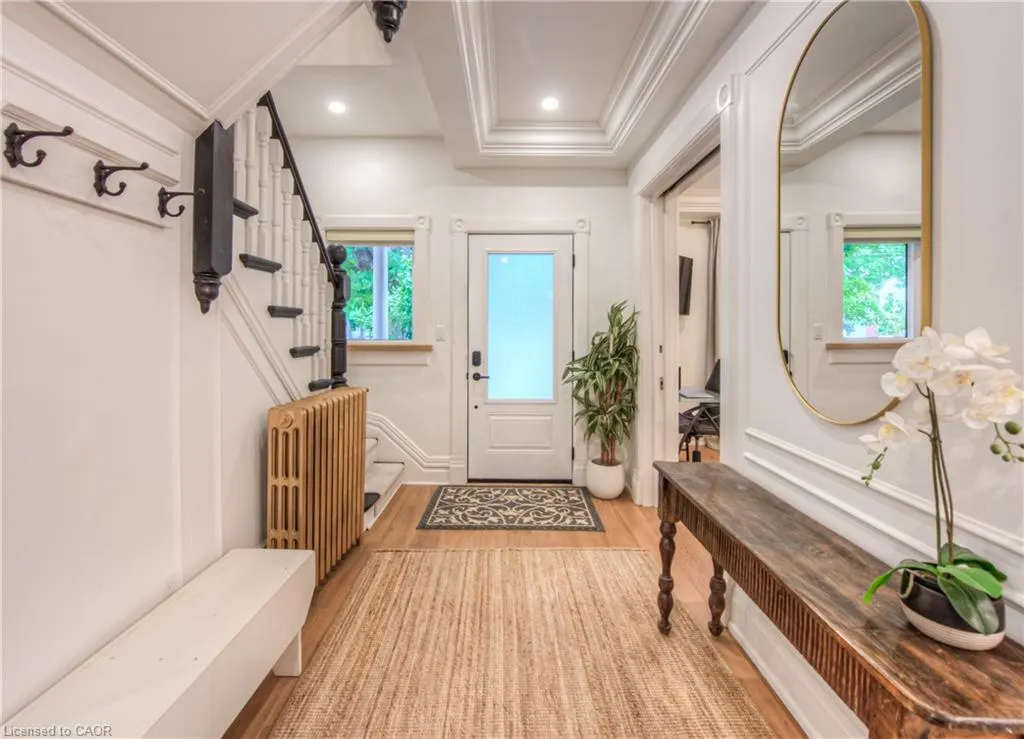 102 William Street W