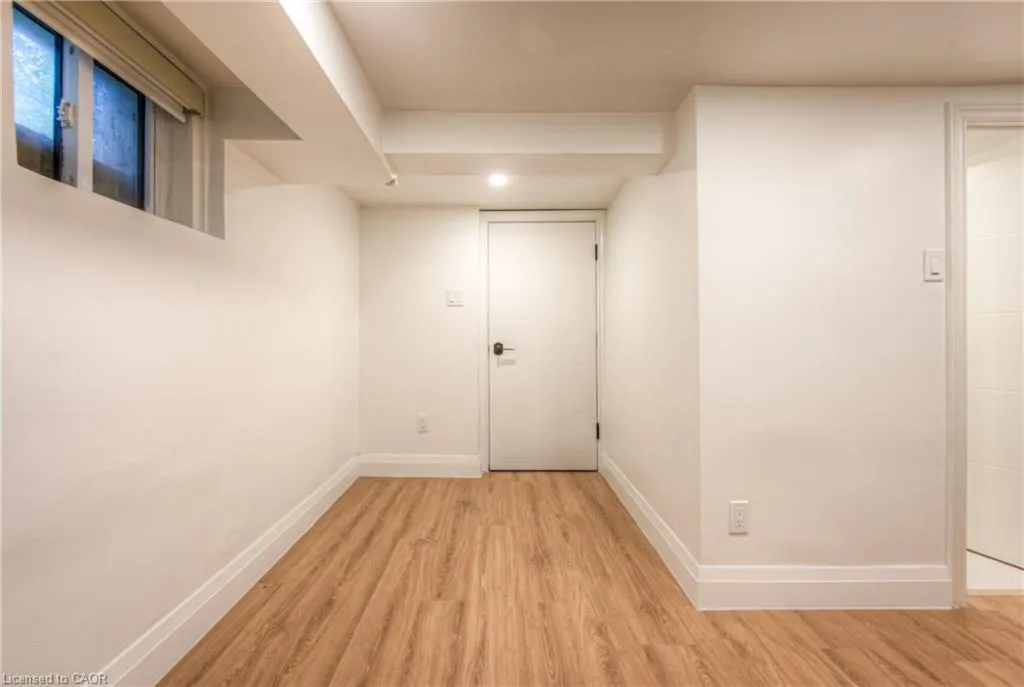 102 William Street W
