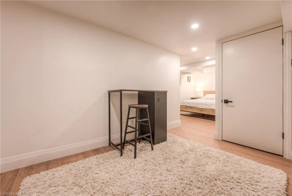 102 William Street W