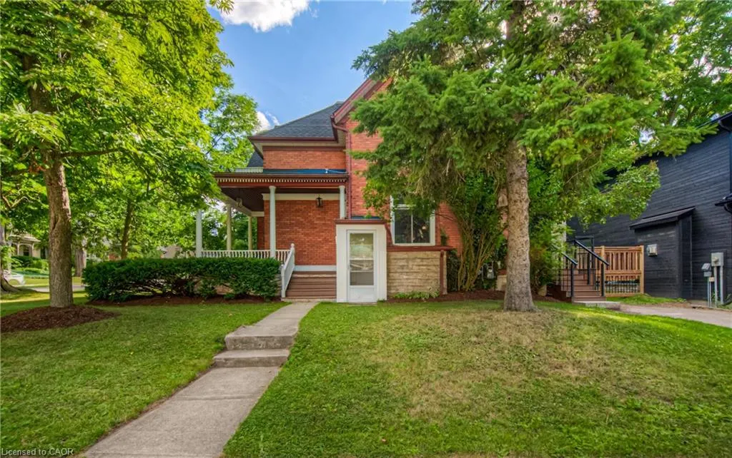 102 William Street W