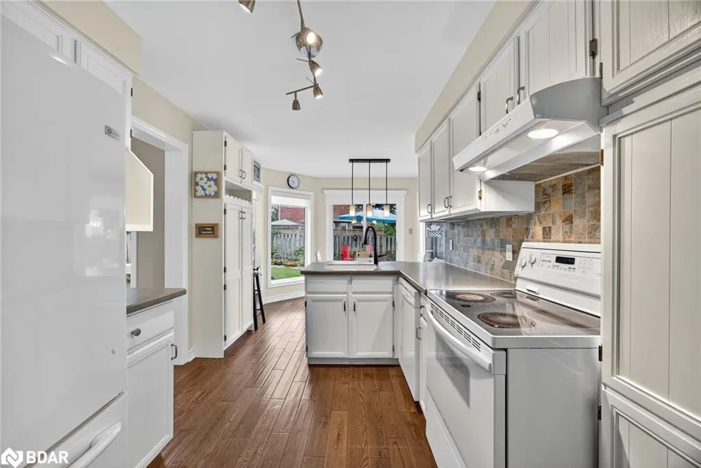 13 Balliston Road