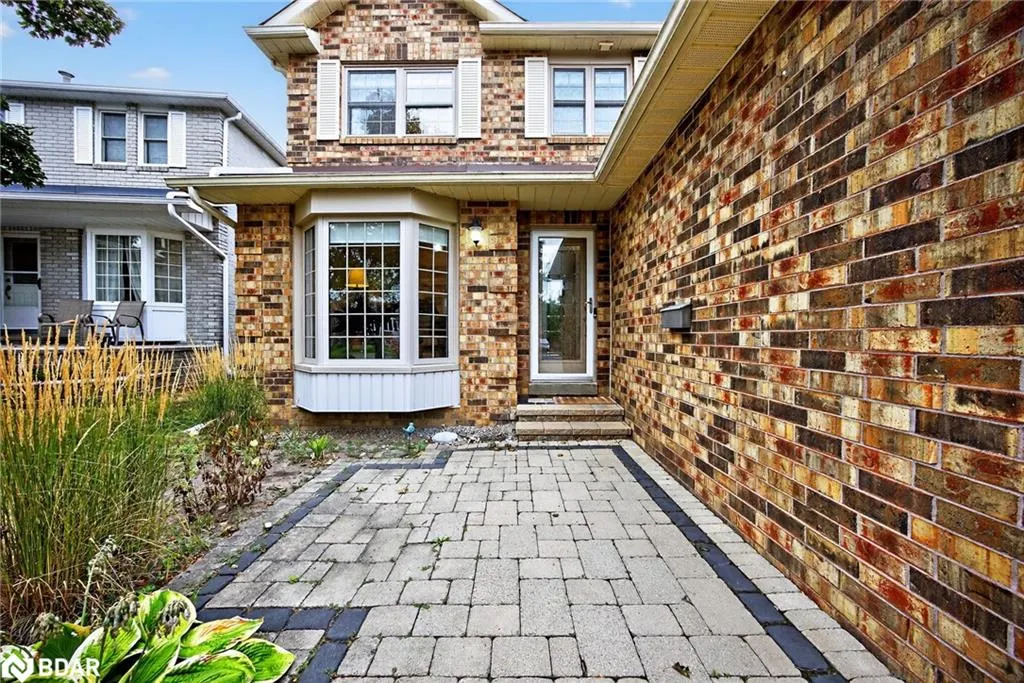 13 Balliston Road