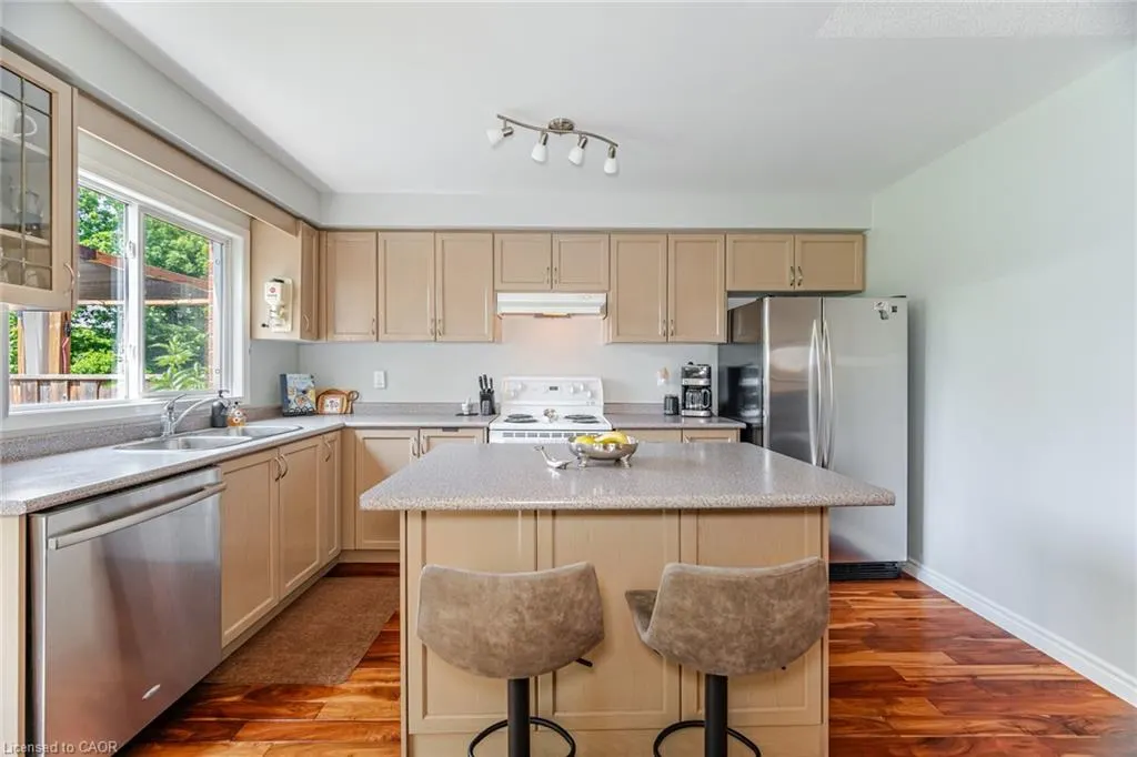 5103 Tree Court