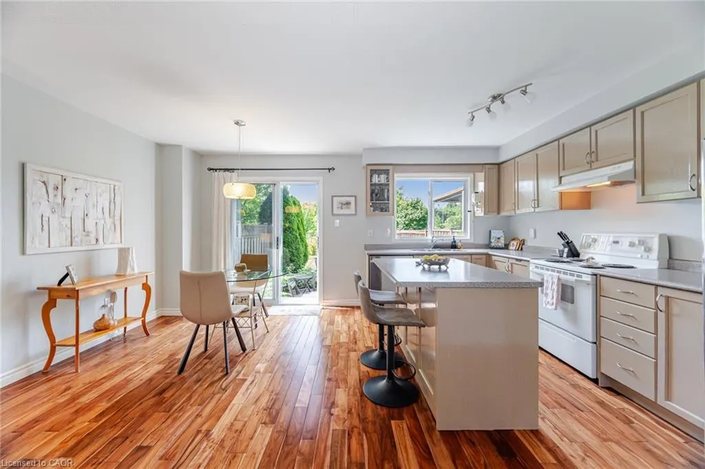 5103 Tree Court