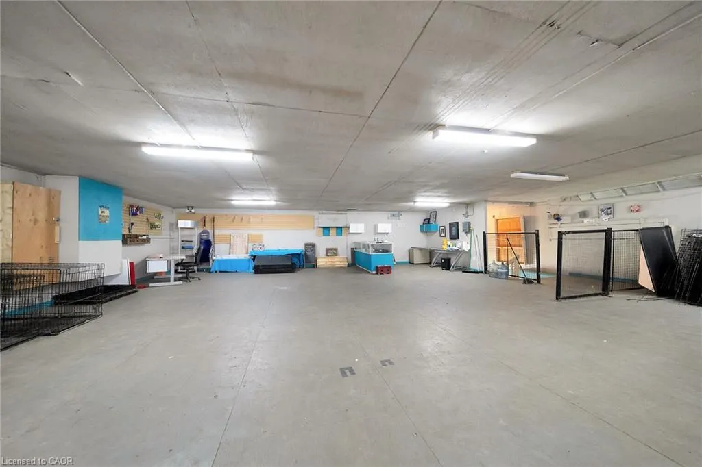 226 Carluke Road E
