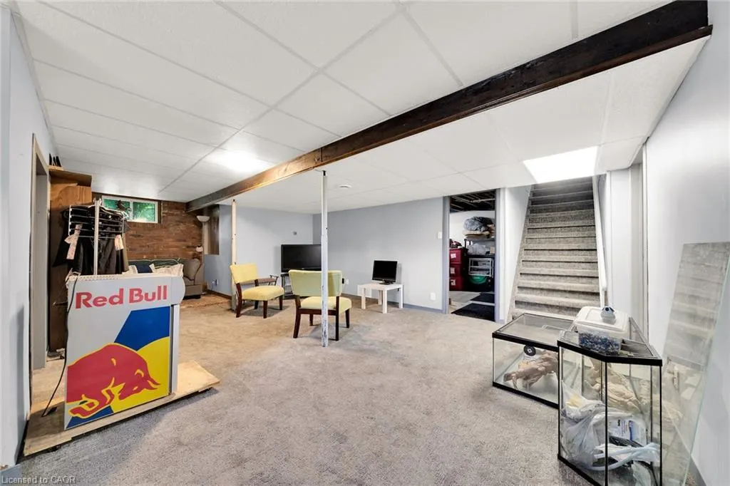 226 Carluke Road E