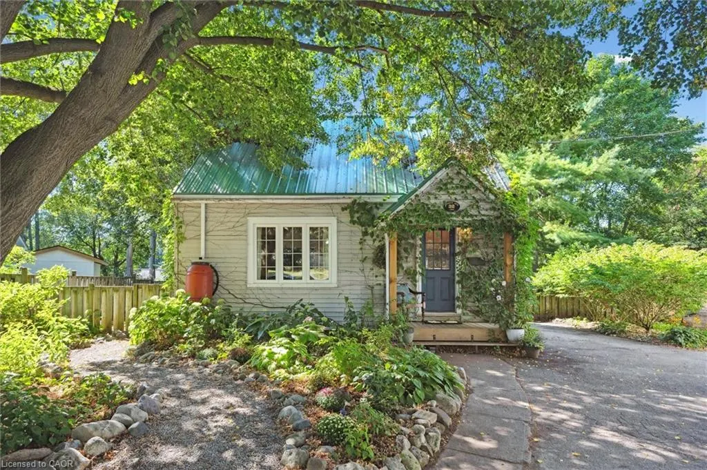 32 Merritt Boulevard