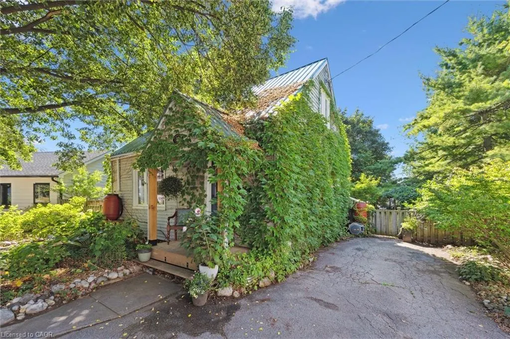 32 Merritt Boulevard