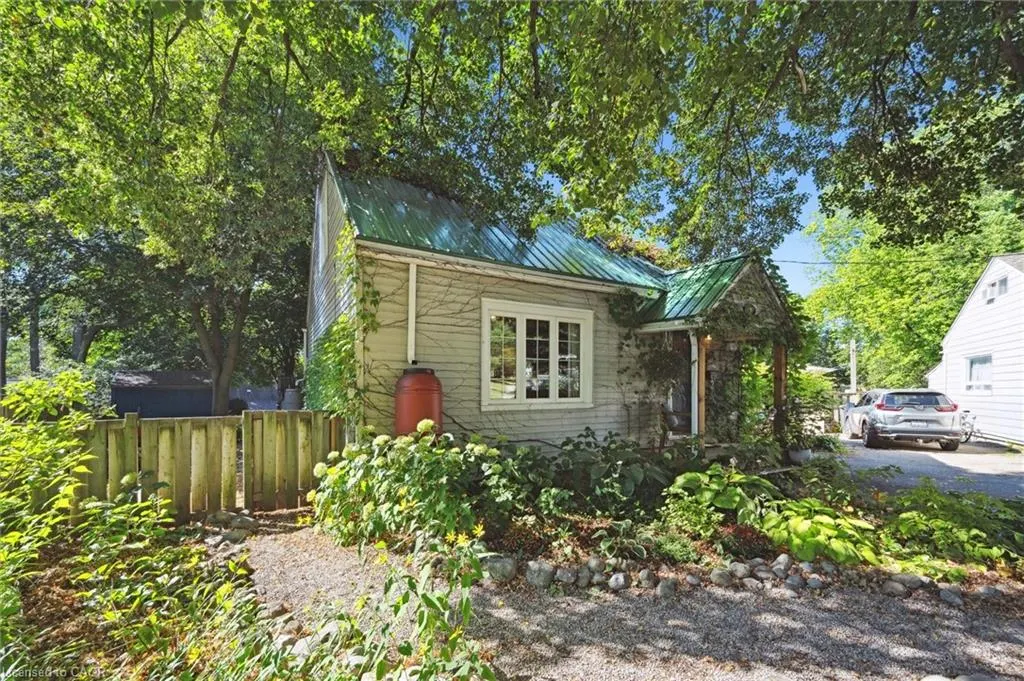 32 Merritt Boulevard