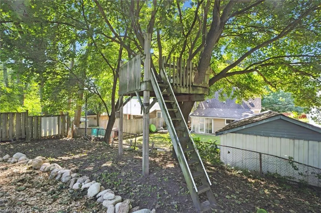32 Merritt Boulevard