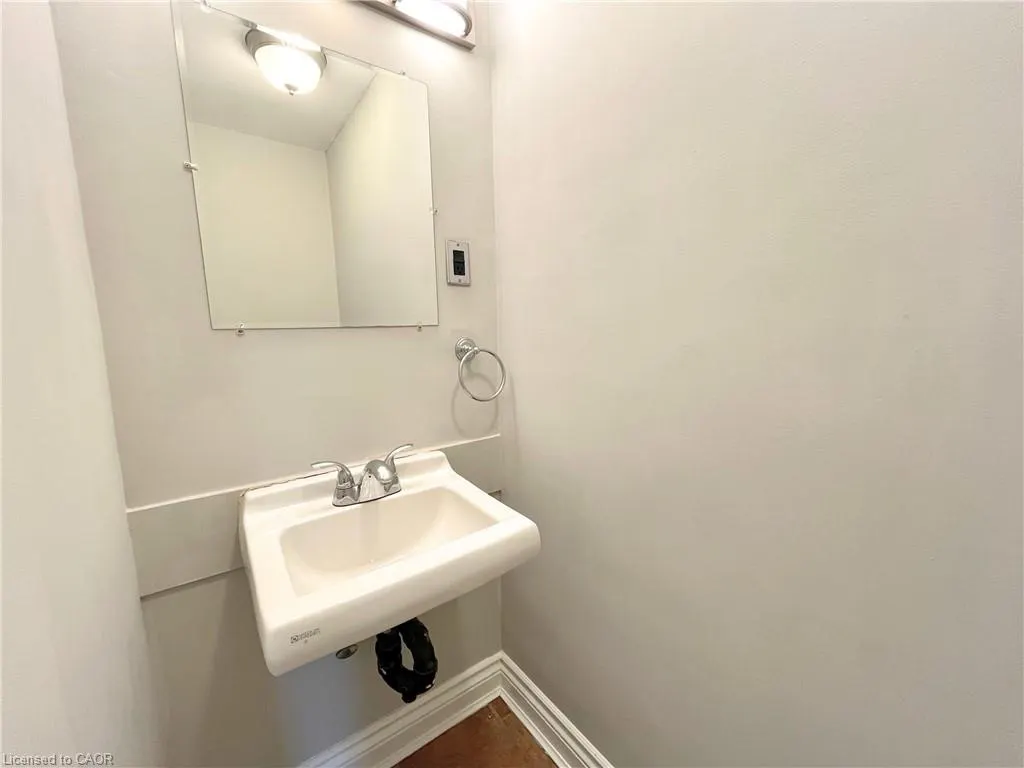 225 King Street E, #4