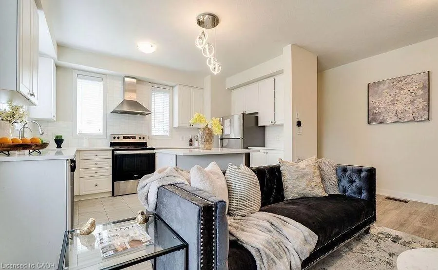 590 North Service Road, #98