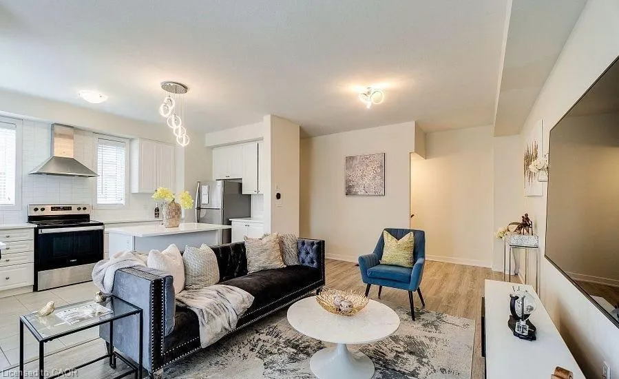 590 North Service Road, #98