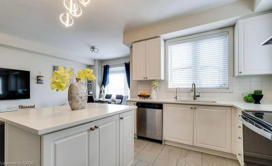 590 North Service Road, #98