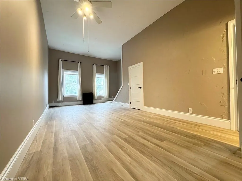 13 Grand River Street N, #2