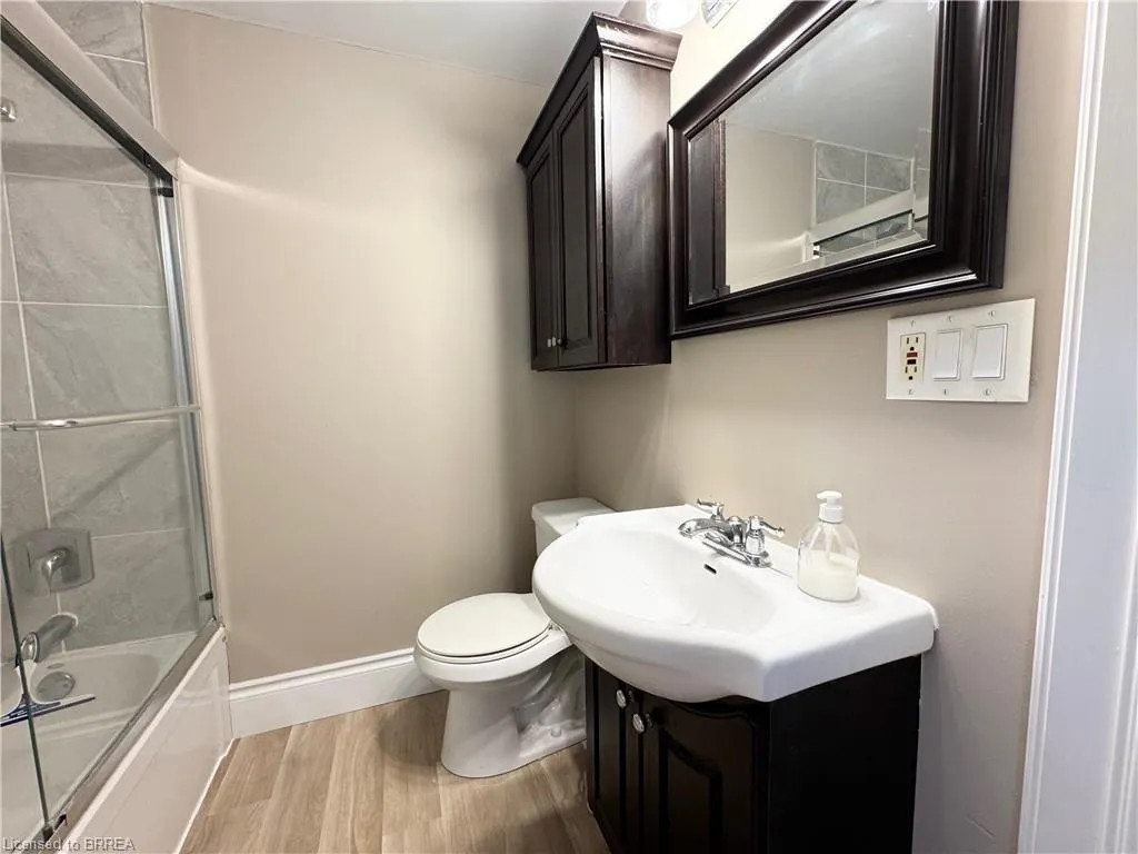 13 Grand River Street N, #2