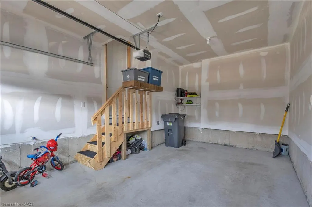 35 Crossmore Crescent