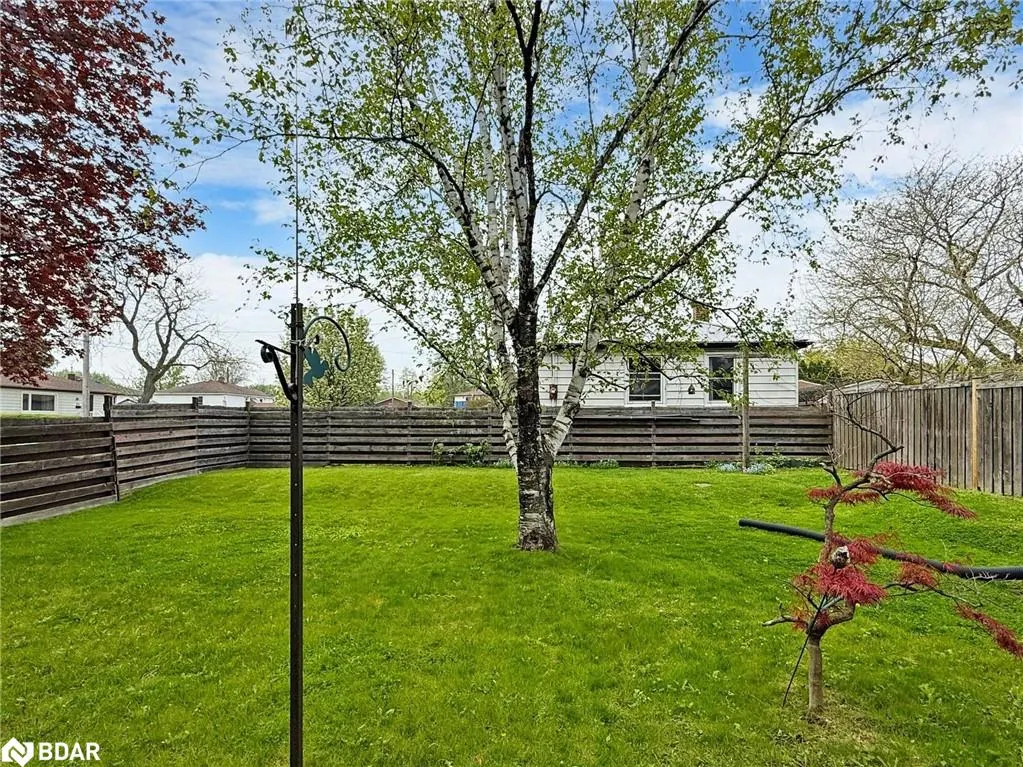 124 Mcelroy Road E