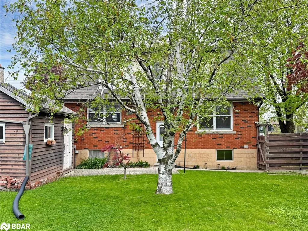 124 Mcelroy Road E