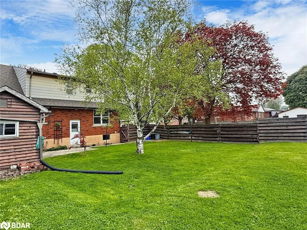 124 Mcelroy Road E