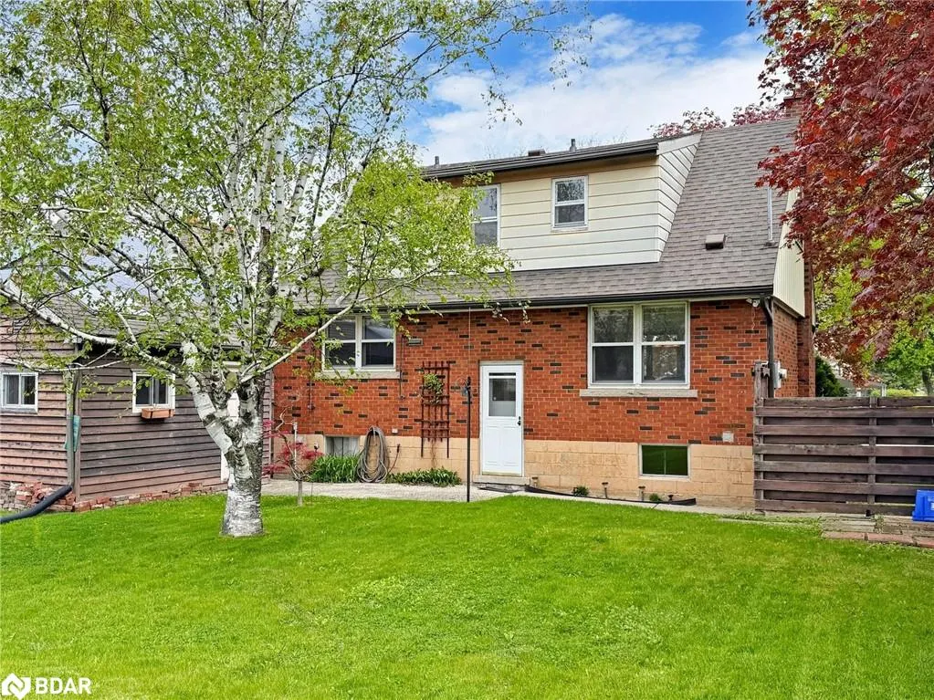 124 Mcelroy Road E