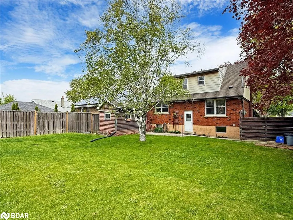 124 Mcelroy Road E