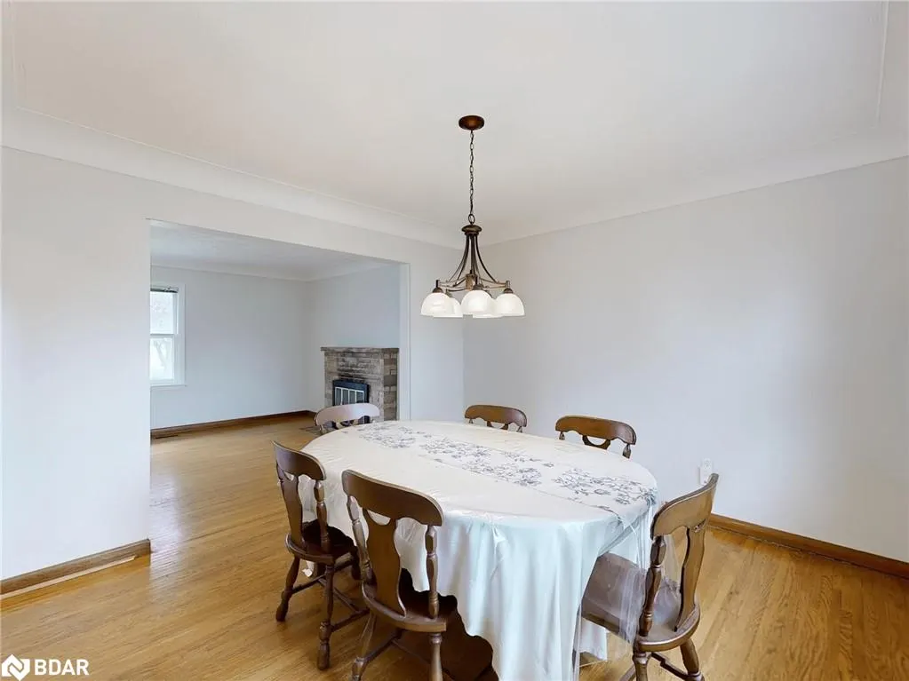 124 Mcelroy Road E