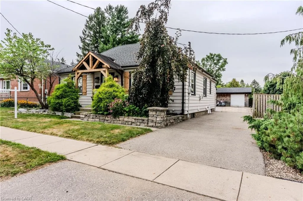 6 Sussex Avenue