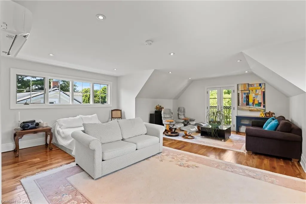 380 Nassau Street