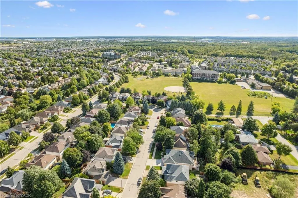 27 Oakridge Crescent